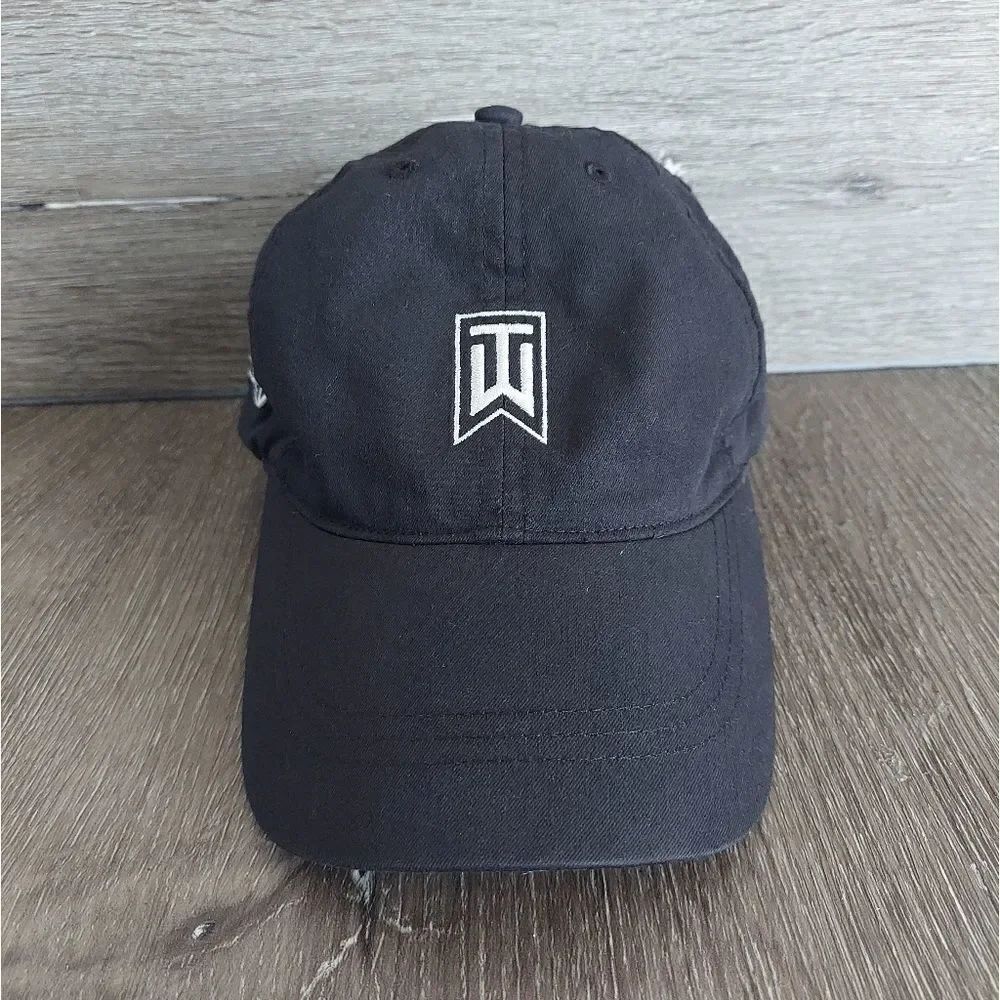 Nike Tiger Woods Black Lightweight Golf Hat OSFA